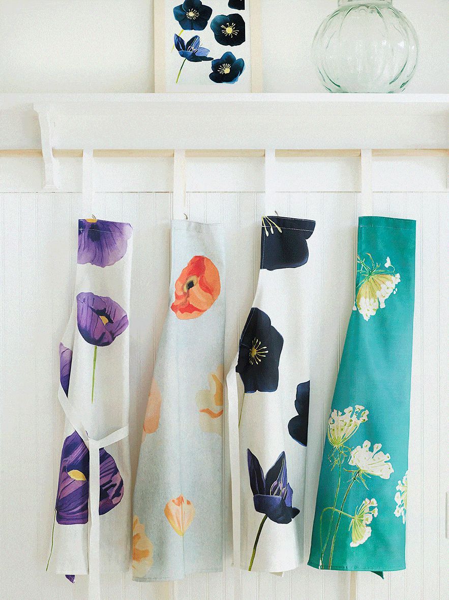 Apron: Queen Anne's Lace on Teal